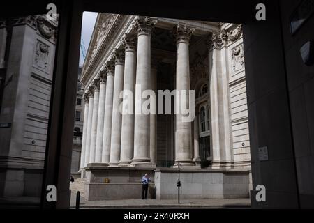 Bâtiment de la Royal Exchange à côté de la Banque d'Angleterre, vue de Cornhill, dans le centre financier de la ville de Londres, Angleterre, Royaume-Uni Banque D'Images