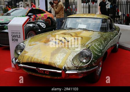 Londres, Royaume-Uni. 25 mai 2023. Electric Lady – la première Jaguar E-type entièrement électrique en tant que voiture d'art dédiée à Jimi Hendrix. Concours on Savile Row est un événement unique qui attire les visiteurs dans la célèbre rue sur mesure, où 40 voitures étaient exposées par des fabricants et des collectionneurs privés. Des maisons sur mesure le long de Savile Row organisent une série de conférences, de dégustations et d'activations au cours des deux jours avec leurs fabricants partenaires. Credit: Waldemar Sikora/Alay Live News Banque D'Images