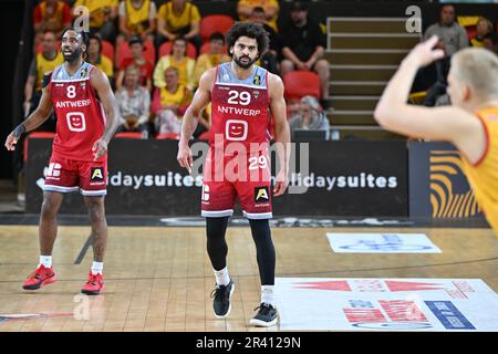 Jean-Marc Mwema (29) d'Anvers photographié lors d'un match de basket-ball entre Belge BC Filou Oostende et Telenet Antwerp Giants le deuxième jour de match du jeu des champions , le mardi 23 mai 2023 au Versluys Dome à Oostende , Belgique . PHOTO SPORTPIX | DAVID CATRY Banque D'Images