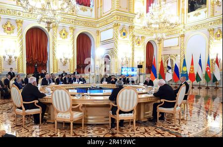 Le Sommet des dirigeants de l'Union économique eurasienne (EAEU) débute jeudi à Moscou, en Russie, 25 mai 2023. Les dirigeants des pays membres, le président russe Vladimir Poutine, le président biélorusse Aleksandr Loukachenko, le président kirghize Sadir Japarov, le Premier ministre arménien Nikol Pashinyan et le président kazakh Kassym-Jomart Tokayev ont assisté au sommet. Photo par Kremlin POOL/ Credit: UPI/Alamy Live News Banque D'Images