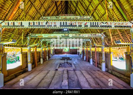 Maison traditionnelle de bai au Musée national de Belau à Koror City, Palaos, Micronésie, Océanie. Banque D'Images