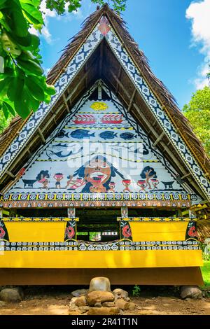 Maison traditionnelle de bai au Musée national de Belau à Koror City, Palaos, Micronésie, Océanie. Banque D'Images