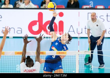 Lanciano, Italie. 23rd mai 2023. Francesca Villani, d'Italie, en action pendant le tournoi DHL Test Match, le volley-ball féminin entre l'Italie et le Canada au Palazzetto dello Sport. Note finale; Italie 3:1 Canada. (Photo par Davide Di Lalla/SOPA Images/Sipa USA) crédit: SIPA USA/Alay Live News Banque D'Images