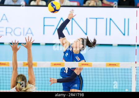 Lanciano, Italie. 23rd mai 2023. Francesca Villani, d'Italie, en action pendant le tournoi DHL Test Match, le volley-ball féminin entre l'Italie et le Canada au Palazzetto dello Sport. Note finale; Italie 3:1 Canada. (Photo par Davide Di Lalla/SOPA Images/Sipa USA) crédit: SIPA USA/Alay Live News Banque D'Images