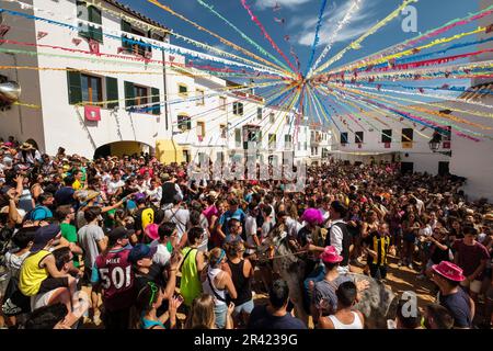 Parodia de Jaleo Jaleo, d'Ases, Fêtes de Sant Bartomeu, Ferreries, Minorque, Iles Baléares, Espagne. Banque D'Images