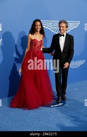 Cindy Cederlund und Lawrence Bender BEI der 29. AmfAR Gala Cannes im Rahmen vom Festival de Cannes 2023 / 76. Internationale Filmfestspiele von Cannes im Hôtel du Cap-Eden-Roc. Antibes, 25.05.2023 Banque D'Images