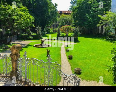 Milan, Italie - 7 mai,2018 : Le Museo de Vigna di Leonardo à Milan, en face de la Dernière Cène, a restauré les vignes et The New Northumbria Hotel Leonardo Banque D'Images