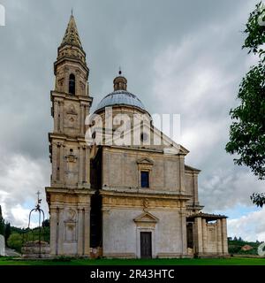 MONTEPULCIANO, TOSCANE, ITALIE - MAI 17 : vue de l'église San Biagio près de Montepulciano, Toscane, le 17 mai 2013 Banque D'Images