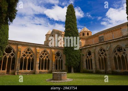 Santa Maria de la Oliva, Monastère cistercienne, Monastère de la Oliva, Cloister, Carcastillo Navarre, Espagne Banque D'Images