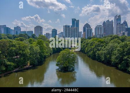 L'horizon d'Atlanta, Géorgie, par une journée ensoleillée Banque D'Images