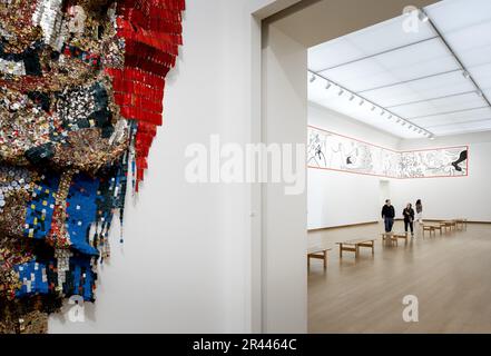 Amsterdam, pays-Bas. 26 mai 2023. Une œuvre d'art de 38 mètres de long réalisée par l'artiste et activiste Keith Haring dans la salle d'honneur du Musée Stedelijk. Avec plus de deux camions, Amsterdam Notes est l'un des plus grands musées de Haring. Le dessin peut être vu de nouveau après plus de trente ans. ANP KOEN VAN WEEL pays-bas hors - belgique hors/Alay Live News Banque D'Images