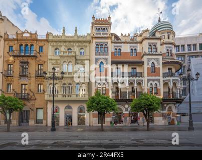 Edificio la Adriatica à la rue Avenida de la Constitucion - Séville, Andalousie, Espagne Banque D'Images