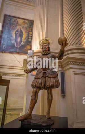 Sculpture de Saint Ferdinand (San Fernando) à la Sacristie principale (Sacristia Mayor) à l'intérieur de la cathédrale de Séville - Séville, Andalousie, Espagne Banque D'Images