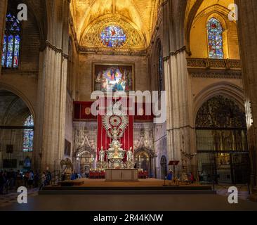 Autel d'argent (autel de Plata) à l'intérieur de la cathédrale de Séville - Séville, Andalousie, Espagne Banque D'Images