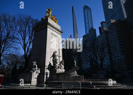 La tour Steinway est située au 111 West 57th Street dans Midtown Manhattan, à partir de Columbus Circle. Banque D'Images