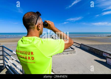 Maître-feu sur la plage de Veules-les-Roses (Normandie, Nord de la France) Banque D'Images