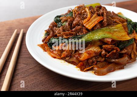 Mara xiang guo viande sautée, légumes et tofu séché dans une sauce mara Banque D'Images