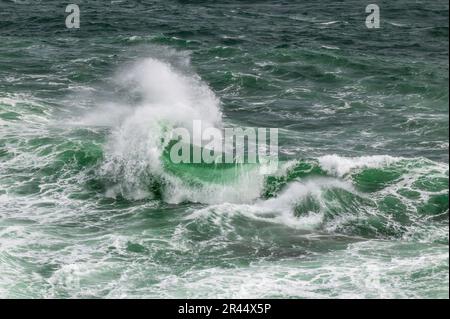 Wild Sea au large de la côte nord de l'Écosse près de Durness dans Sutherland Banque D'Images