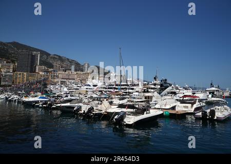 Montecarlo, Monaco. 26th mai 2023. Bateaux au-dessus du port pendant le GP de Monaco, 25-28 mai 2023 Montecarlo, Formule 1 Championnat du monde 2023. Crédit : Agence photo indépendante/Alamy Live News Banque D'Images