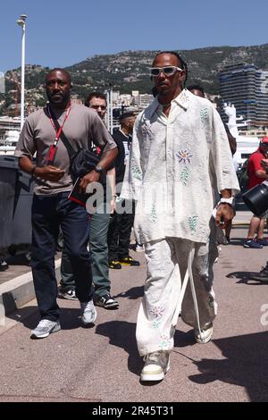 Monte Carlo, Monaco. 26th mai 2023. LEWIS HAMILTON de Mercedes arrive au paddock avant le Grand Prix de Monaco F1 au circuit de Monaco. (Credit image: © Beata Zawrzel/ZUMA Press Wire) USAGE ÉDITORIAL SEULEMENT! Non destiné À un usage commercial ! Banque D'Images