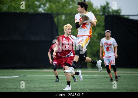 Washington, États-Unis. 07th mai 2023. Le joueur de Phoenix Calvin Trisolini saisit le disque lors d'un DC Breeze contre Philadelphie Phoenix jeu de l'ultime dans l'American Ultimate Disc League (AUDL), à Carlini Field, à Washington, DC, on 7 mai, 2023. (Graeme Sloan/Sipa USA) Credit: SIPA USA/Alay Live News Banque D'Images