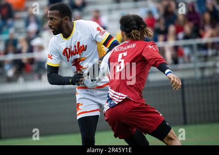 Washington, États-Unis. 07th mai 2023. Le joueur de Phoenix James Pollard tente de se libérer pour un passe tout en étant défendu par le joueur de Breeze AJ Merriman, lors d'un jeu de DC Breeze contre Philadelphie Phoenix de l'ultime dans l'American Ultimate Disc League (AUDL), à Carlini Field, à Washington, DC, on 7 mai, 2023. (Graeme Sloan/Sipa USA) Credit: SIPA USA/Alay Live News Banque D'Images