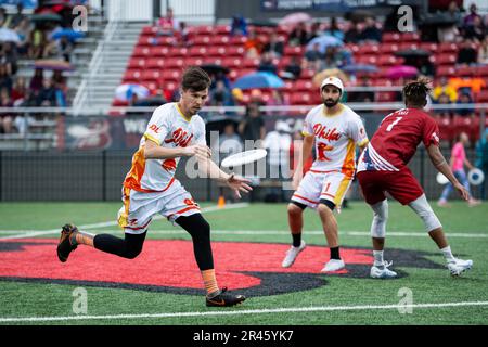 Washington, États-Unis. 07th mai 2023. Sean Mott, joueur de Phoenix, passe, lors d'un DC Breeze contre Philadelphie Phoenix jeu de l'ultime dans l'American Ultimate Disc League (AUDL), au Carlini Field, à Washington, DC, on 7 mai, 2023. (Graeme Sloan/Sipa USA) Credit: SIPA USA/Alay Live News Banque D'Images