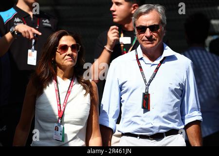 Monte Carlo, Monaco. 26th mai 2023. Carlos Sainz (ESP) avec sa femme Reyes Vazquez de Castro. Championnat du monde de Formule 1, Rd 7, Grand Prix de Monaco, vendredi 26th mai 2023. Monte Carlo, Monaco. Crédit : James Moy/Alay Live News Banque D'Images