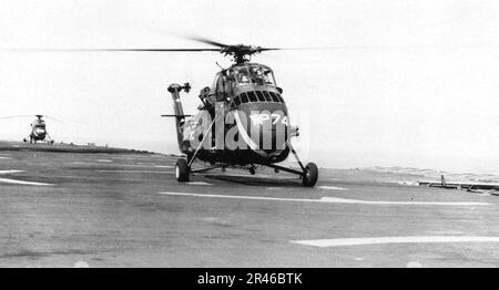 UH-34D de HMM-163 USS sur Pronceton (LPH-5) en 1963 Banque D'Images