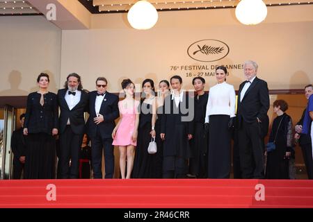 Cannes, France. 24th mai 2023. Cannes, France 24. Mai 2023; Siderie Dumas, Olivier Delbosc, Beno't Magimel, Bonnie Chagneau-Ravoire, TRAN nu yen Khe, invité, Directeur Tran Anh Hung, invité, Juliette Binoche et Pierre Gagnaire assistent au tapis rouge « la passion de Dodin Bouffant » lors du festival annuel de Cannes 76th au Palais des Festivals sur 24 mai 2023 à Cannes, France. Photo et copyright Thierry CARPICO/ATP images (CARPICO Thierry/ATP/SPP) Crédit: SPP Sport presse photo. /Alamy Live News Banque D'Images