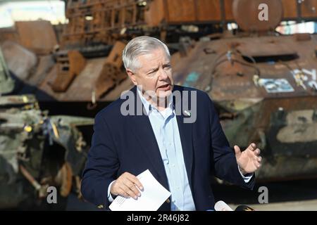 KIEV, UKRAINE - le 26 MAI 2023 - États-Unis le sénateur Lindsey Graham tient une conférence de presse sur la place Mykhailivska, à Kiev, capitale de l'Ukraine. Banque D'Images