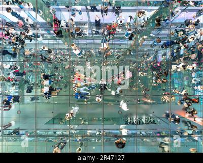 Sommet , un Vanderbilt, observation Skyscraper plate-forme miroir intérieur attraction architecturale pour voir Manhattans Skyline de plusieurs différents Banque D'Images