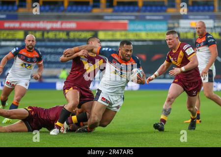 Huddersfield, Royaume-Uni. 26th mai 2023. Suaia Matagi de Castleford est affronté*** lors du match de la Super League Betfred entre Huddersfield Giants et Castleford Tigers au stade John Smiths, Huddersfield, Angleterre, le 26 mai 2023. Photo de Simon Hall. Utilisation éditoriale uniquement, licence requise pour une utilisation commerciale. Aucune utilisation dans les Paris, les jeux ou les publications d'un seul club/ligue/joueur. Crédit : UK Sports pics Ltd/Alay Live News Banque D'Images