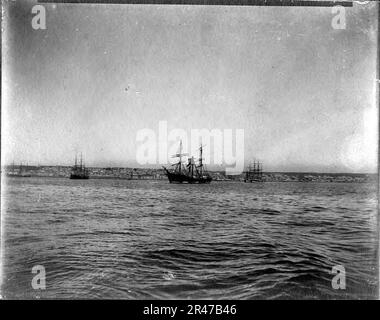 Voilier à trois mâts non identifié à Anchor, Washington, vers 1900 (HESTER 382) Banque D'Images