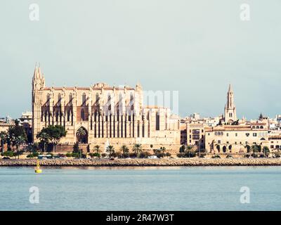 Vue aérienne de la cathédrale de Palma de Majorque, Espagne Banque D'Images
