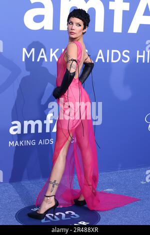 Halsey participe au gala du cinéma amfAR contre le SIDA lors du Festival de Cannes 76th sur 25 mai 2023 à Cannes, France. Credit::DGP/imageSPACE/MediaPunch Credit: MediaPunch Inc/Alamy Live News Banque D'Images