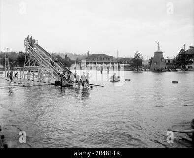 Chester Park, toboggan sur le lac, Cincinnati, Ohio, c.between 1900 et 1910. Banque D'Images