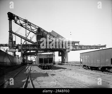 Hulett machine déchargeant le minerai, quai [Railroad] de Pennsylvanie, Buffalo, N.Y., c1908. Banque D'Images