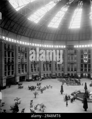 Atrium du New West Baden Springs Hotel, West BadenSprings, Ind., entre 1900 et 1915. Banque D'Images