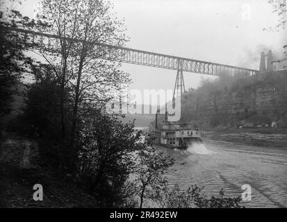 Str Chutes ville passant High Bridge, Ky., c1907. Banque D'Images