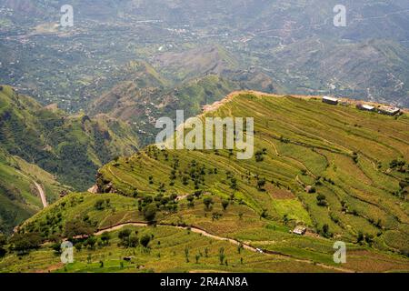 Une vue aérienne de la vallée pittoresque située dans la ville d'Ibb, Yémen Banque D'Images