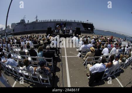 US Navy le littoral de la Marine maritime artisanale-expérimentale (FSF-1) arrive à Broadway Pier, son nouveau homeport. Banque D'Images
