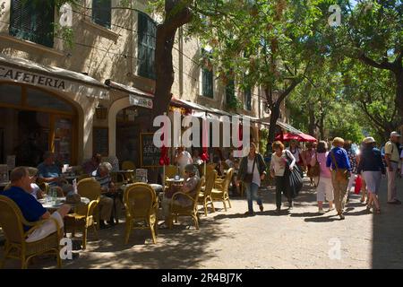 Street café, Valldemossa, Majorque, Iles Baléares, Espagne Banque D'Images