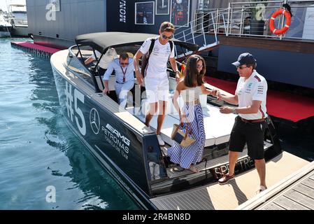 Monte Carlo, Monaco. 27th mai 2023. George Russell (GBR) Mercedes AMG F1 avec sa petite amie Carmen Montero Mundt. Championnat du monde de Formule 1, route 7, Grand Prix de Monaco, samedi 27th mai 2023. Monte Carlo, Monaco. Crédit : James Moy/Alay Live News Banque D'Images