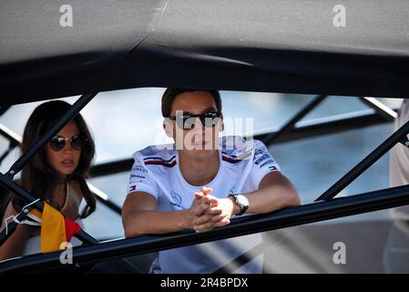 Monaco, Monte Carlo. 27th mai 2023. George Russell (GBR) Mercedes AMG F1 avec sa petite amie Carmen Montero Mundt. 27.05.2023. Championnat du monde de Formule 1, Rd 7, Grand Prix de Monaco, Monte Carlo, Monaco, Jour de qualification. Le crédit photo doit être lu : images XPB/Press Association. Crédit : XPB Images Ltd/Alamy Live News Banque D'Images