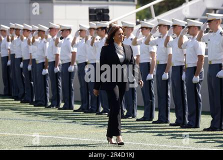 West point, États-Unis. 27th mai 2023. Le vice-président des États-Unis, Kamala Harris, arrive pour prendre la parole à la cérémonie de remise des diplômes de West point, au stade Michie, à l'Académie militaire des États-Unis, à West point, New York, samedi, à 27 mai 2023. Photo de John Angelillo/UPI crédit: UPI/Alay Live News Banque D'Images