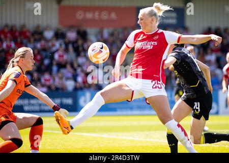 Stina Blackstenius (25 Arsenal) en action pendant le match Barclays FA Womens Super League entre Arsenal et Aston Villa à Meadow Park à Londres, en Angleterre. (Liam Asman/SPP) crédit: SPP Sport presse photo. /Alamy Live News Banque D'Images