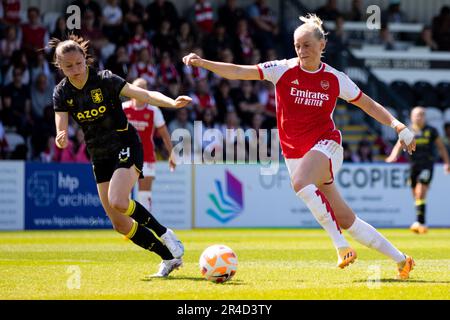 Stina Blackstenius (25 Arsenal) en action pendant le match Barclays FA Womens Super League entre Arsenal et Aston Villa à Meadow Park à Londres, en Angleterre. (Liam Asman/SPP) crédit: SPP Sport presse photo. /Alamy Live News Banque D'Images