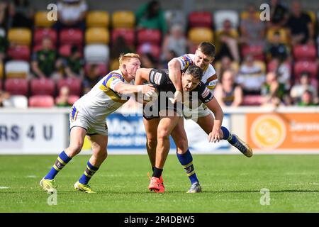 York, Angleterre - 26th mai 2023 - la pile Jarrod des Raiders de Barrow fait la rupture. Rugby League Summer Bash, Whitehaven vs Barrow Raiders au STADE DE la communauté DE LNER, York, Royaume-Uni Banque D'Images