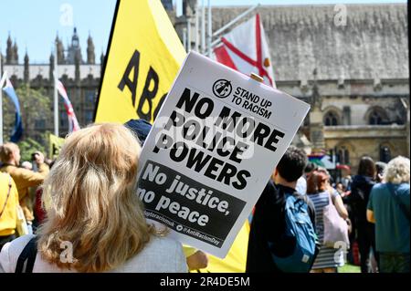 Londres, Royaume-Uni. 27th mai 2023. Pas mon projet de loi. Des militants de plusieurs organisations ont protesté sur la place du Parlement contre le projet de loi de 2023 sur l'ordre public qui est entré en vigueur sur 3 mai 2023. Crédit : michael melia/Alay Live News Banque D'Images